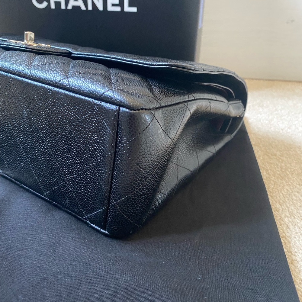 **AUTHENTIC CHANEL MAXI HANDBAG** - Picture 8 of 16